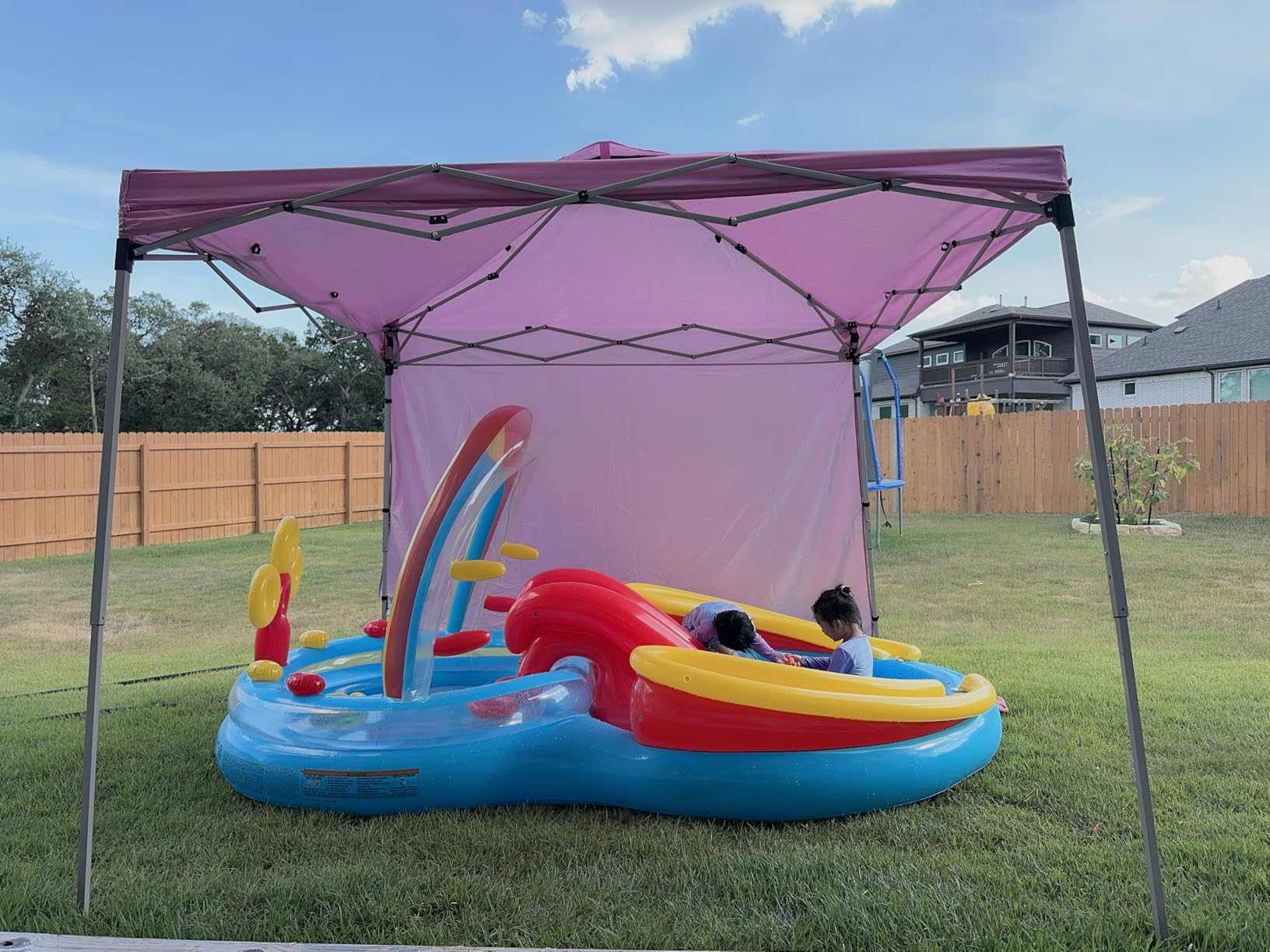 Tenda a baldacchino pop-up con gamba obliqua da 10x10 piedi con parete laterale posteriore