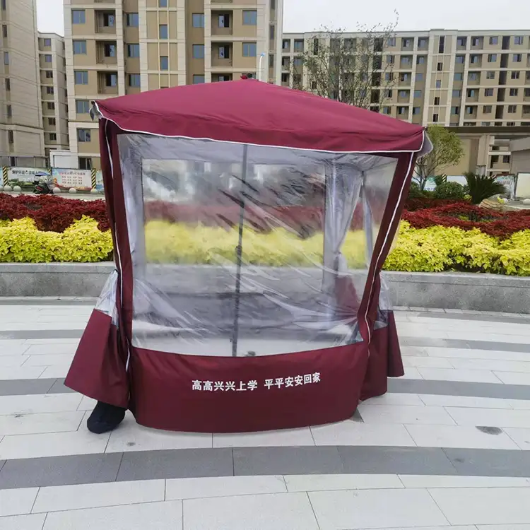 Tenda con copertura in rete per cortile esterno